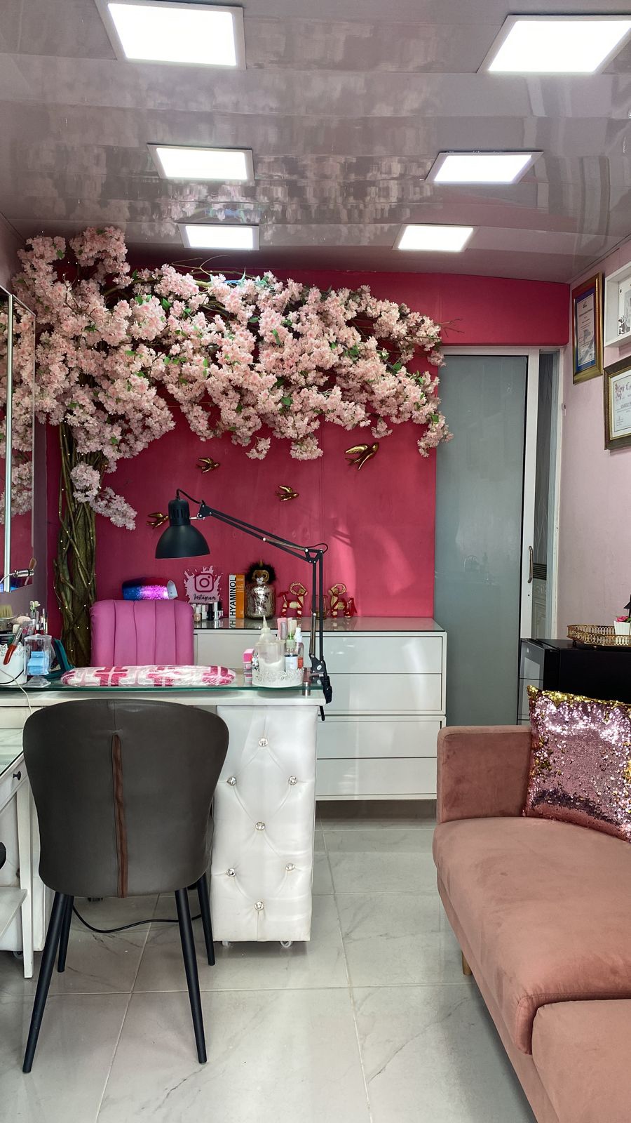 Interior de Yiberny Nail Studio en Santo Domingo
