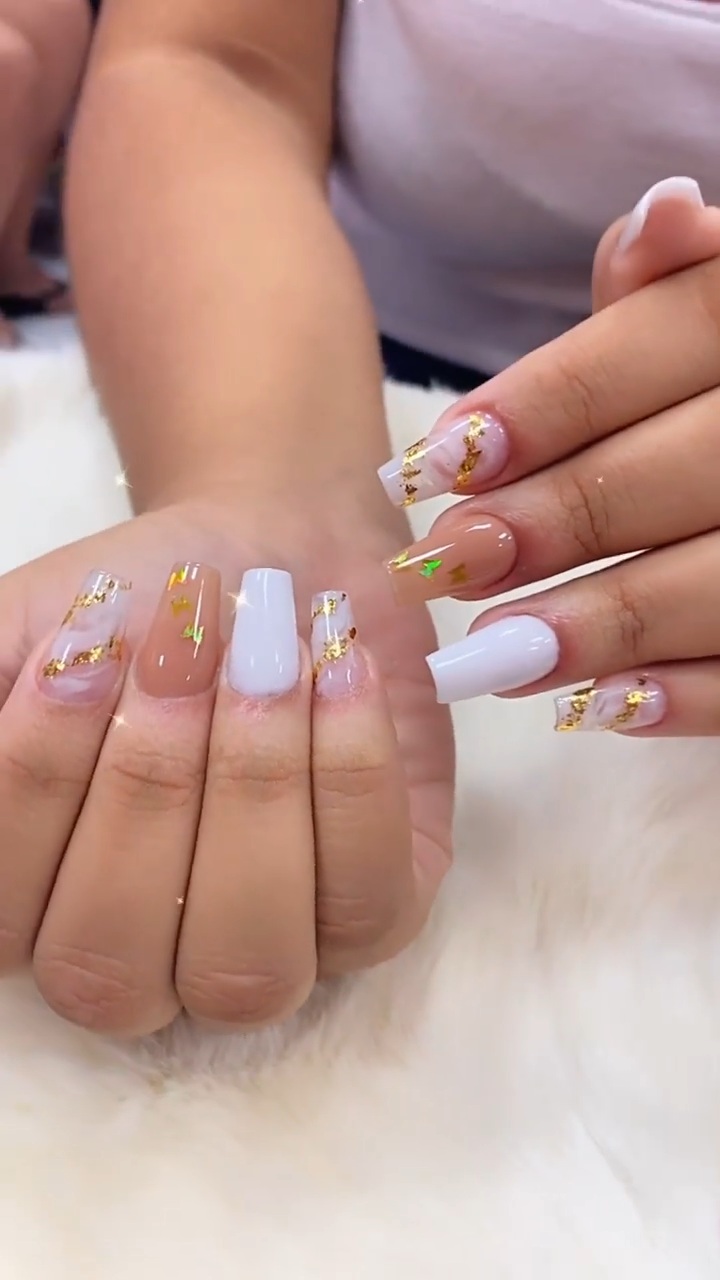 Creación de uñas de Yiberny Nails Studio