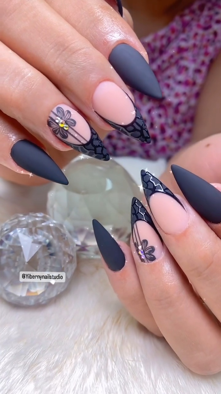 Diseño profesional de uñas