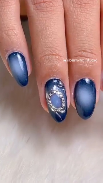 Diseño de uñas realizado en Yiberny Nails Studio